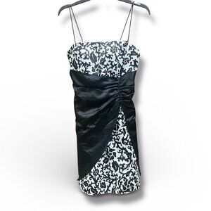 Blondie Nites Y2K Lace-Up Back Ruched Mini Dress – Black & White Juniors 9